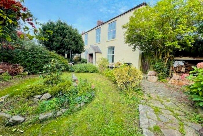 3 Bedroom Farmhouse To Rent In A The Breaches, Bristol, BS20