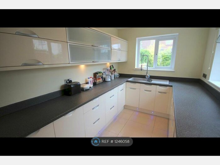 5 Bedroom Terraced House To Rent In Wheatstone Road, Southsea PO4