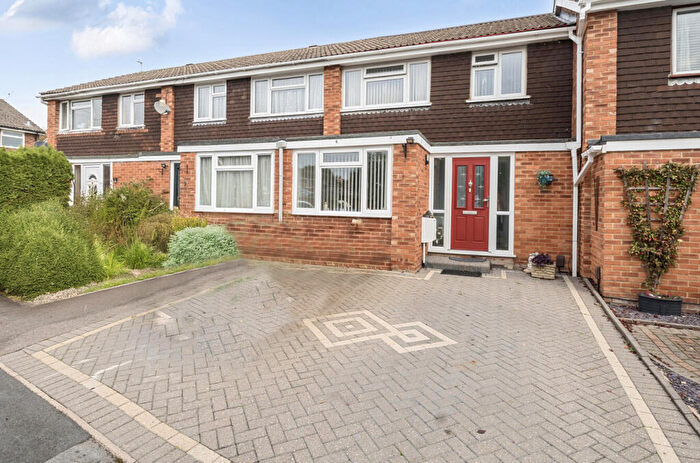 3 Bedroom Terraced House For Sale In Tyle Road, Tilehurst, Reading, RG30