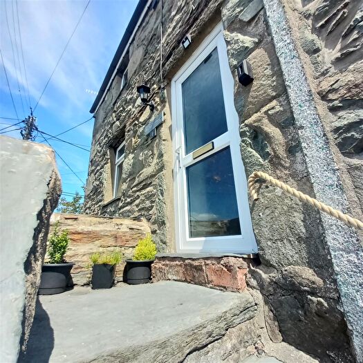 2 Bedroom End Of Terrace House For Sale In Bryn Street, Talsarnau, LL47