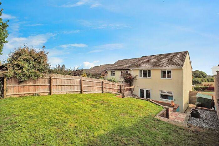 3 Bedroom End Of Terrace House For Sale In Woodland Drive, Winterslow, Salisbury, SP5