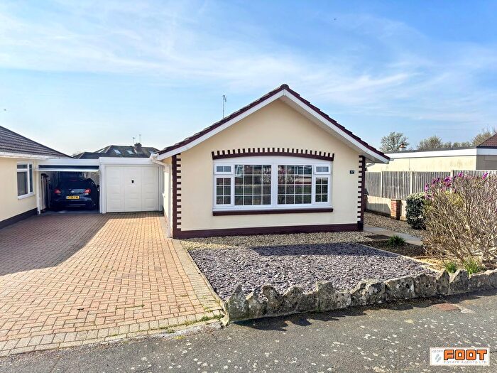 3 Bedroom Detached Bungalow For Sale In Windsor Road, Waterlooville, PO7
