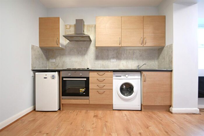 1 Bedroom Flat To Rent In Marion Crescent, Orpington, BR5