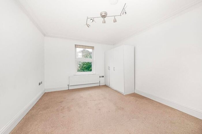 2 Bedroom Flat For Sale In East Dulwich Grove, East Dulwich, SE22