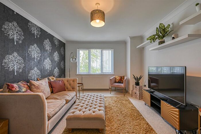 2 Bedroom Flat For Sale In Pinewood Court, Inverness, IV2