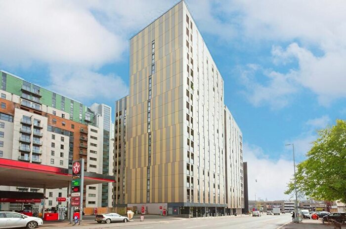 2 Bedroom Apartment For Sale In Cheetham Hill Road, Manchester, Greater Manchester, M4