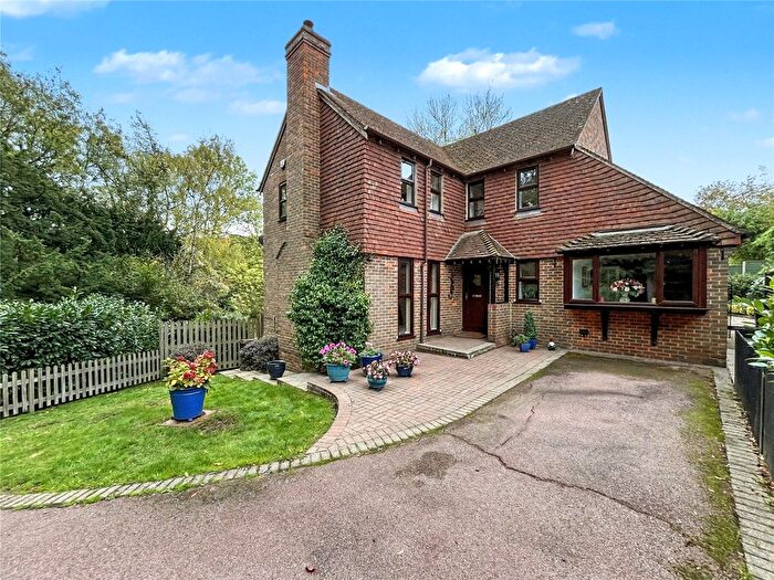 4 Bedroom Detached House For Sale In Pyrus Close, Walderslade, Kent, ME5