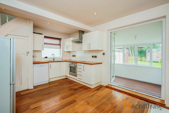 3 Bedroom Semi-Detached House To Rent In Netherwoods Road, OX3