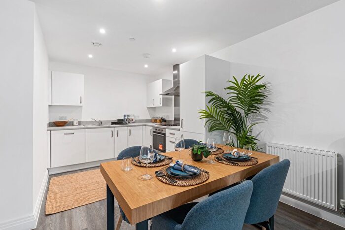 2 Bedroom Flat For Sale In Plot - Bed Apartment, Block G, Rivermead Gardens, Alton, GU34