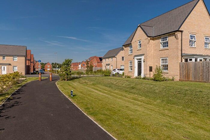 3 Bedroom Semi-Detached House To Rent In Metcalf Road, Norwich, Norfolk, NR13