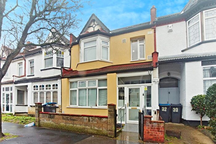 3 Bedroom Terraced House For Sale In Nutfield Road, Thornton Heath, CR7