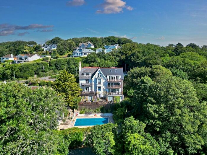 3 Bedroom Flat For Sale In Devon Road, Salcombe, Devon, TQ8