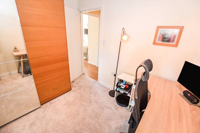 2 Bedroom Flat To Rent In Chevassut Street, Hulme, Manchester, M15