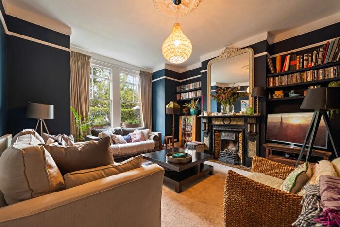 6 Bedroom Terraced House For Sale In Buchanan Gardens, Kensal Rise, London, NW10