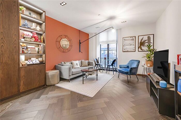 1 Bedroom Flat To Rent In Poland Street, Soho, W1F