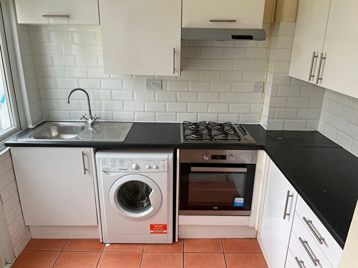 3 Bedroom End Of Terrace House To Rent In Silverleigh Road, Thornton Heath, CR7
