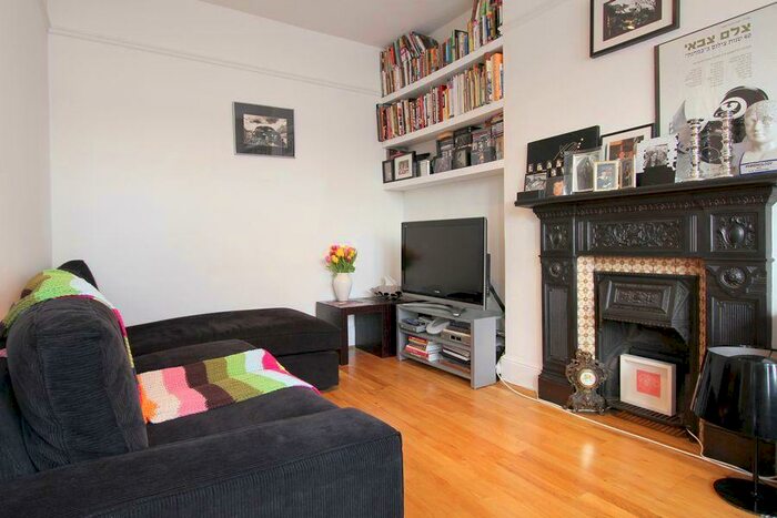 2 Bedroom Apartment To Rent In Muswell Avenue, Muswell Hill, N10