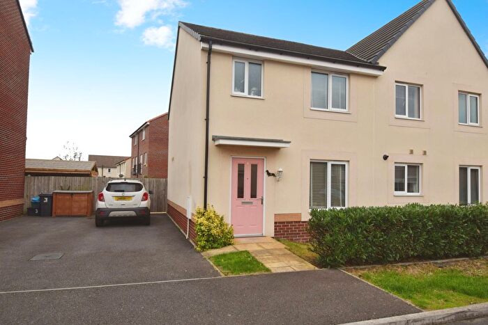 3 Bedroom Semi-detached House For Sale In Emerald Way, Bridgwater, TA6