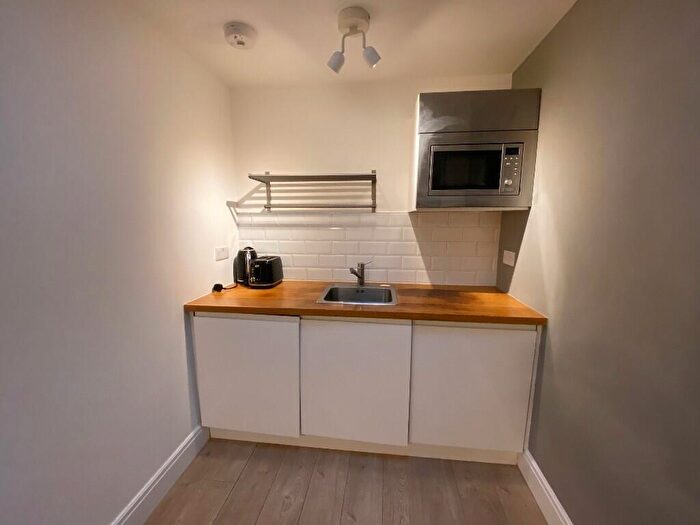 Studio To Rent In Church Hill Road, Barnet, North London, EN4