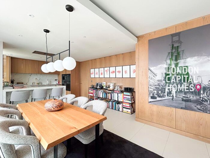 2 Bedroom Apartment To Rent In Sugar Quay, Water Lane, London, EC3R