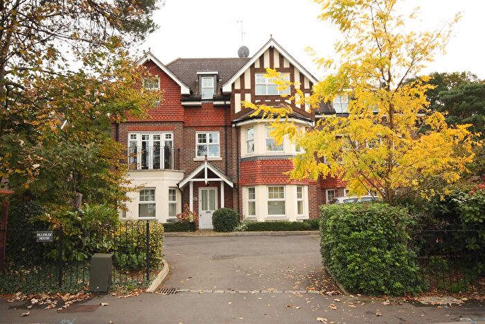 2 Bedroom Flat To Rent In Pembroke Road, Woking, GU22