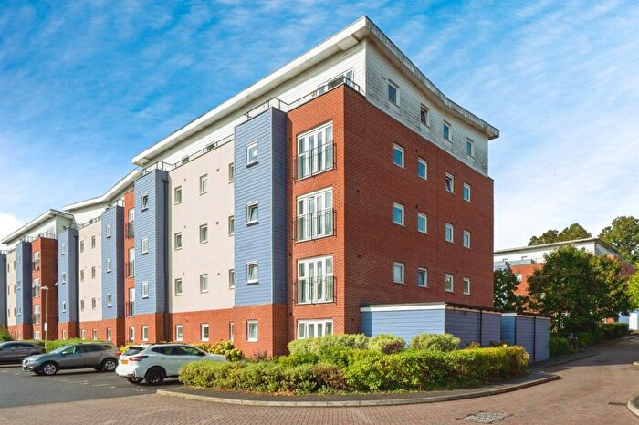 2 Bedroom Apartment For Sale In Alexander Square, Eastleigh, SO50