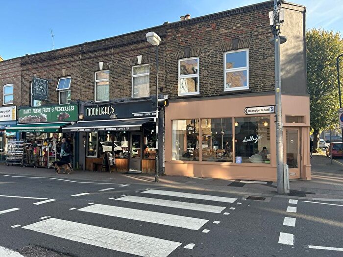 2 Bedroom Flat To Rent In Wood Street, Walthamstow, London, E17