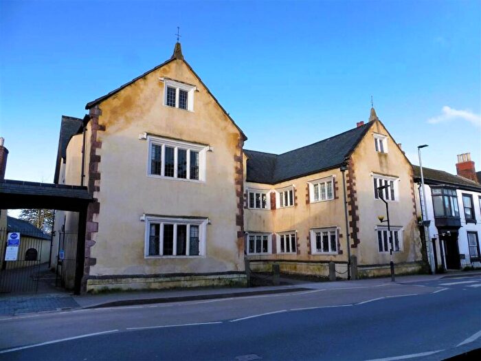 5 Bedroom Semi-Detached House To Rent In The Walronds, Fore Street, EX15