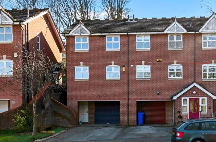 3 Bedroom Semi Detached House For Sale In Periwood Lane, Woodseats, Sheffield, S8