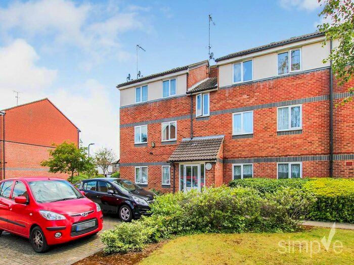 2 Bedroom Flat To Rent In Hadfield Close, Southall, Middlesex, UB1