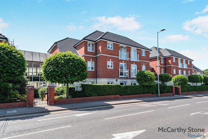 2 Bedroom Apartment For Sale In Park House, Old Park Road, Hitchin, SG5