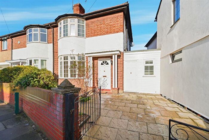3 Bedroom End Terrace House For Sale In Cowper Road, London, W7