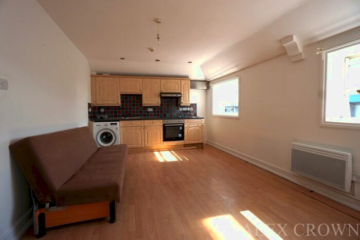 1 Bedroom Flat To Rent In Brooksby's Walk, London, E9