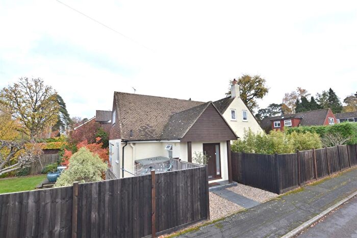 4 Bedroom Detached House For Sale In Basingbourne Close, Fleet, GU52