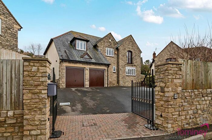 4 Bedroom Detached House For Sale In Sunningdale Rise, Preston, Weymouth, DT3