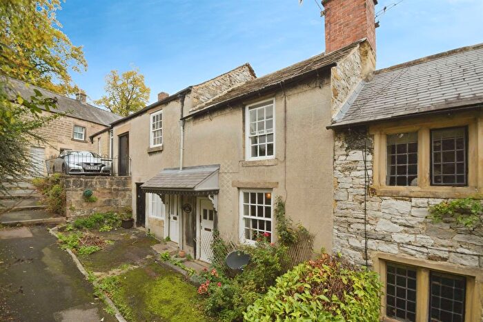2 Bedroom Cottage For Sale In King Street, Bakewell, DE45