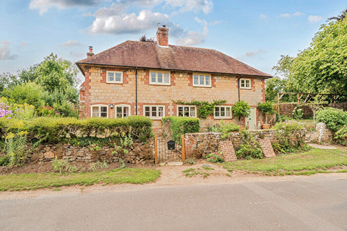 3 Bedroom Cottage For Sale In The Street, Midhurst, GU29