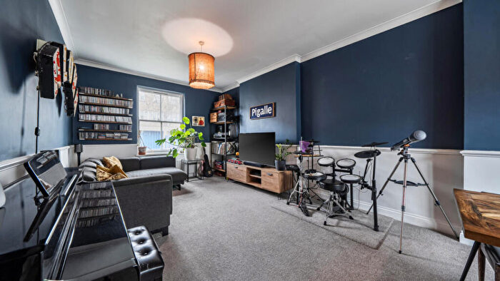 2 Bedroom Flat For Sale In Camden Villas, Lewisham High Street, Ladywell, SE13