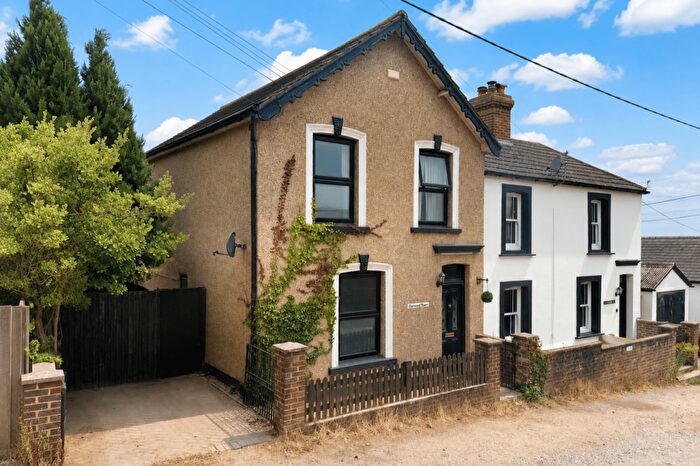 4 Bedroom Semi-Detached House For Sale In Woollards Road, Ash Vale, GU12