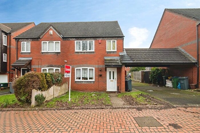3 Bedroom Semi Detached House For Sale In Beatrice Walk, Tividale, Oldbury, B69