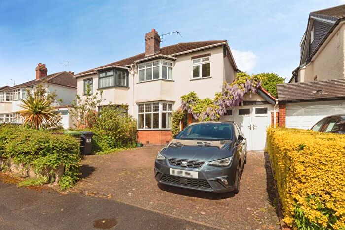 3 Bedroom Semi Detached House For Sale In Cropthorne Road, Shirley, Solihull, B90