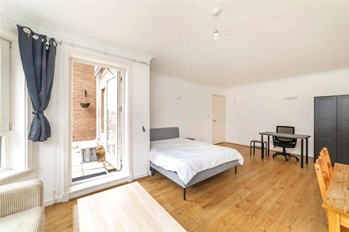 2 Bedroom Flat To Rent In Hera Court, Homer Drive, E14