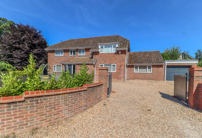 4 Bedroom Detached House For Sale In Grateley, Andover, Hampshire, SP11