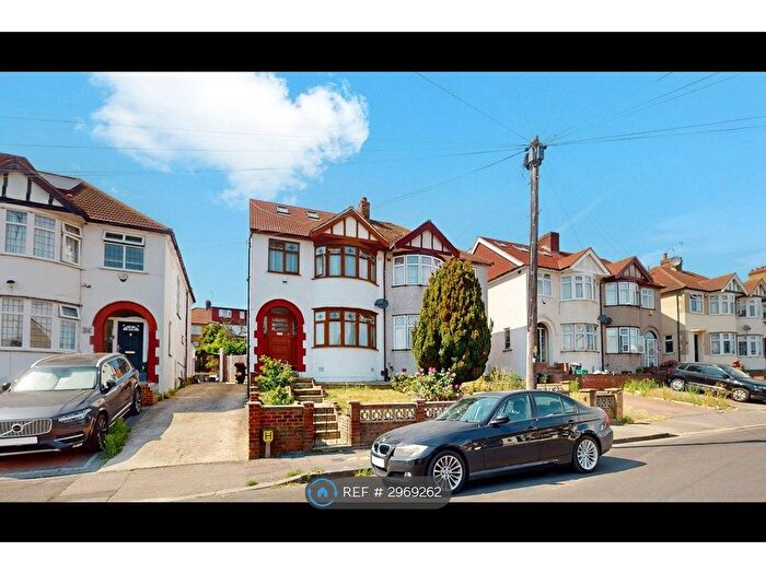 4 Bedroom Semi-Detached House To Rent In Roding Lane North, Woodford Green, IG8