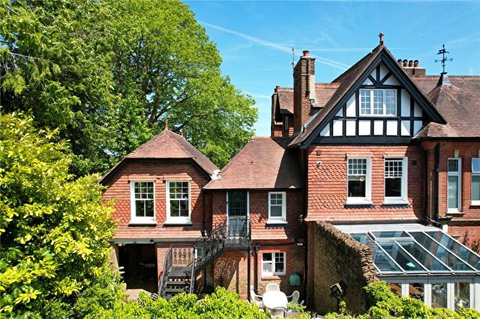 3 Bedroom Apartment For Sale In Ballfield Road, Godalming, Surrey, GU7
