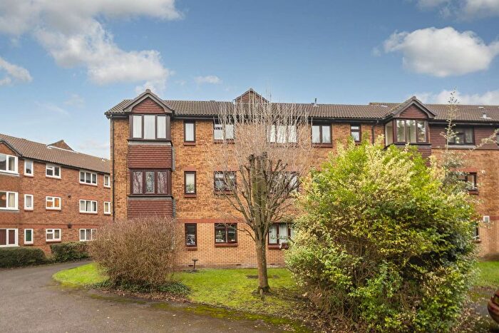 1 Bedroom Flat For Sale In Shelley Way, Colliers Wood, London, SW19