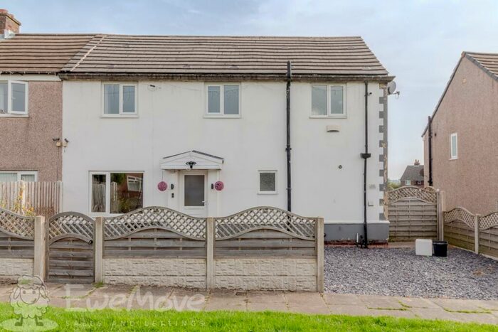 3 Bedroom Semi Detached House For Sale In Littlemoor Road, Halifax, West Yorkshire, HX2