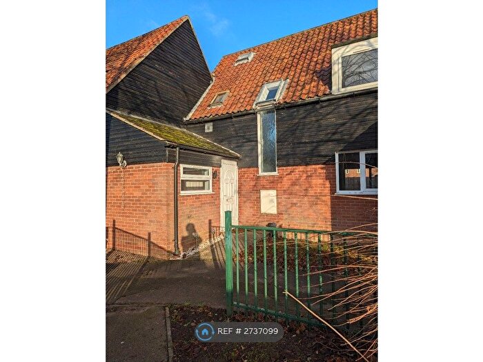 3 Bedroom Semi Detached House To Rent In Fiddlers Folley, Fordham Heath, Colchester, CO3
