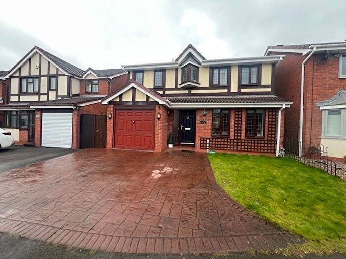 4 Bedroom House To Rent In Lindisfarne, Glascote, Tamworth, B77