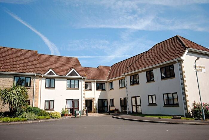 2 Bedroom Apartment For Sale In Station Road, Cheddar, BS27